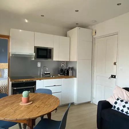 Lägenhet Cozy 4 People - Sheets - Wifi - Downtown *