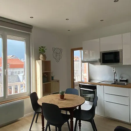 Lägenhet Cozy 4 People - Sheets - Wifi - Downtown